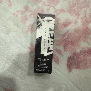 Fenty Beauty Gloss Bomb in Fenty Glow